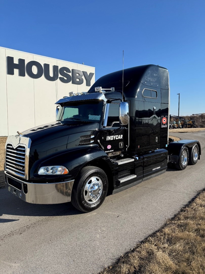 2016 MACK CXU613 - USED TRUCKS SLEEPER